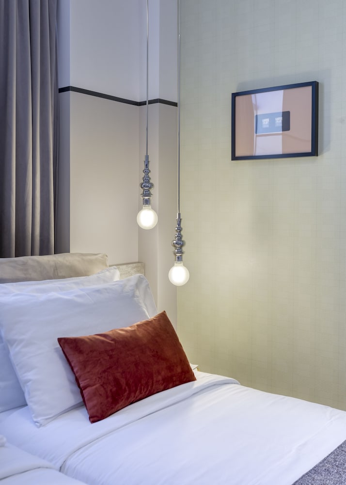 The Pinnacle Athens 17
