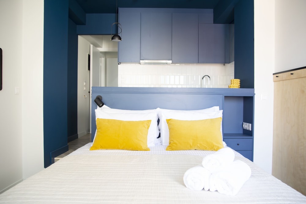 Athenian Sensations Apartments & Suites 2
