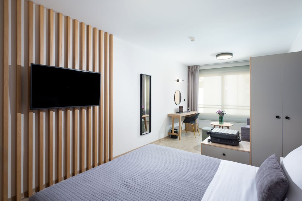 Enattica Suites 23