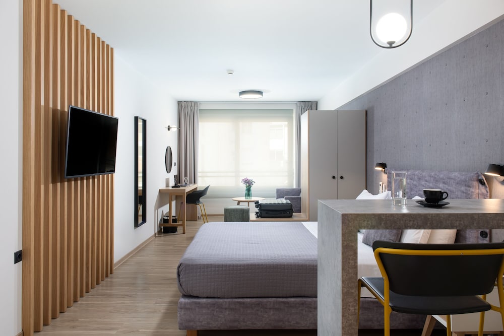 Enattica Suites 22