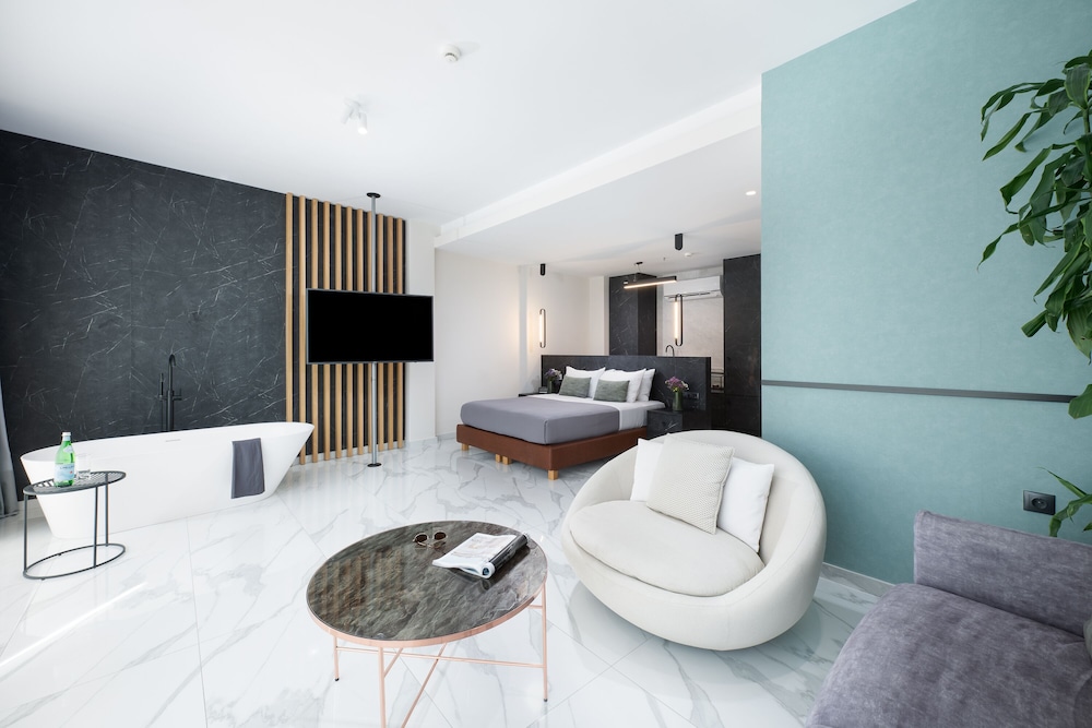 Enattica Suites 8