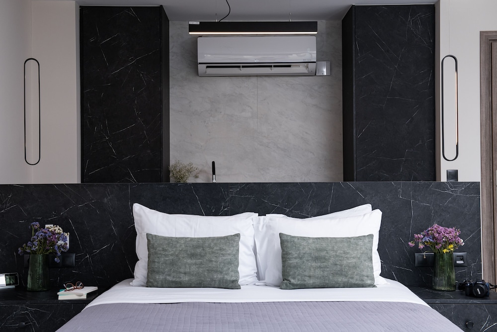Enattica Suites 16