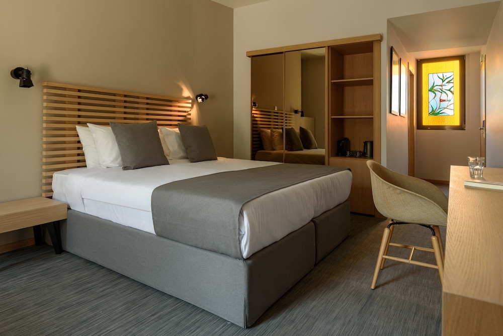 Fos DownTown Suites 14