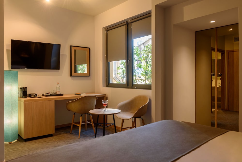Fos DownTown Suites 15