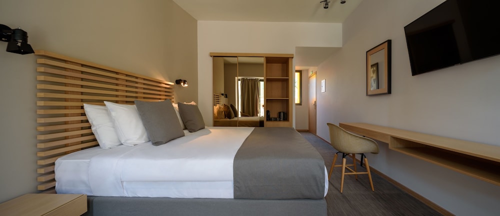 Fos DownTown Suites 19