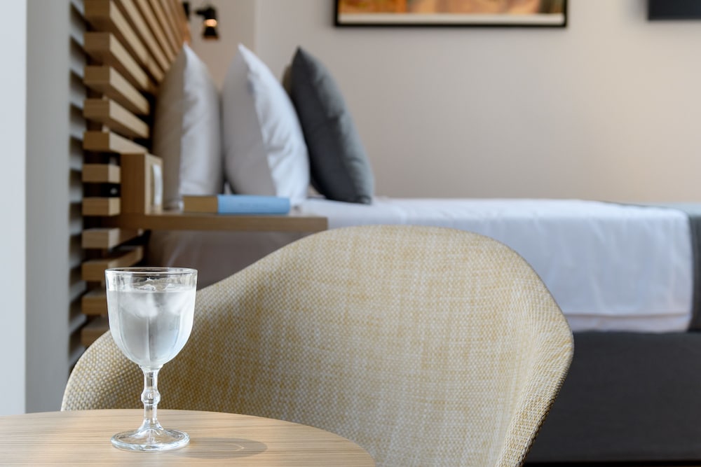 Fos DownTown Suites 9