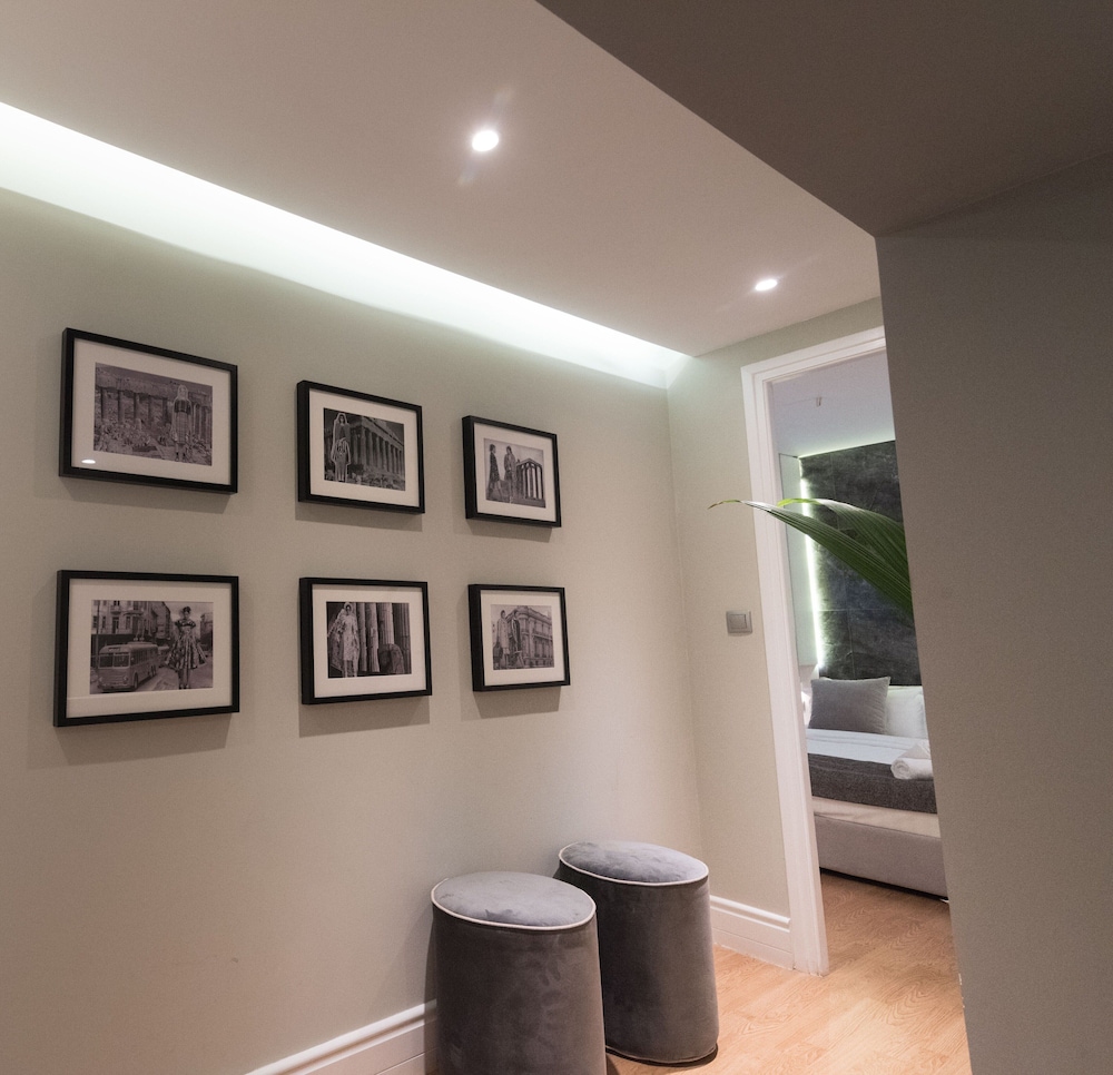 Fortyseven Luxury Suites & Lofts 18