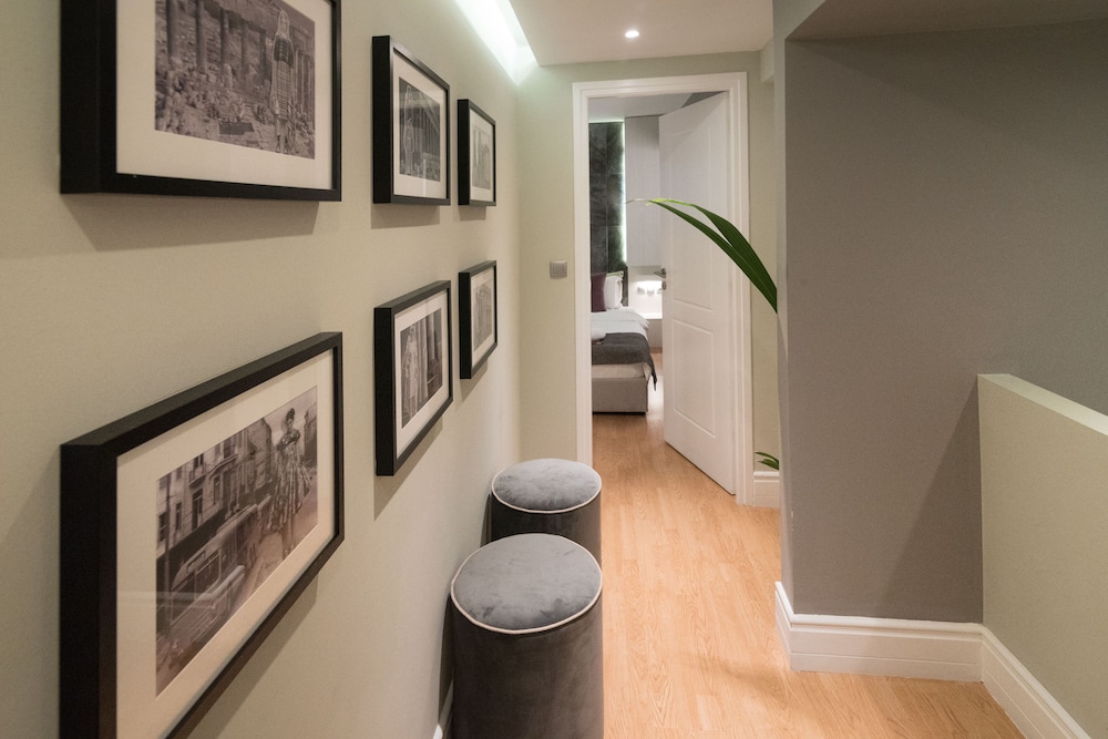 Fortyseven Luxury Suites & Lofts 24