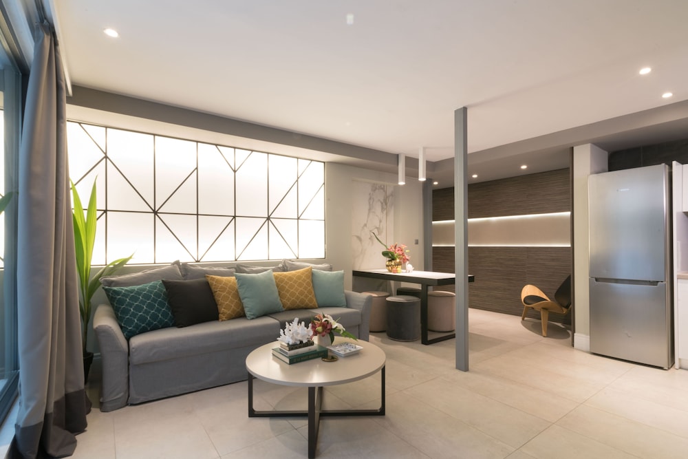 Fortyseven Luxury Suites & Lofts 9