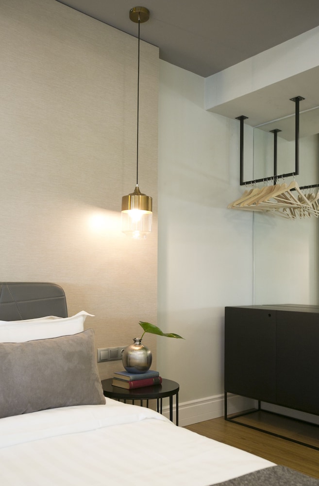 Fortyseven Luxury Suites & Lofts 8