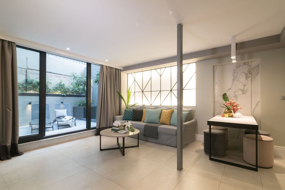 Fortyseven Luxury Suites & Lofts 15