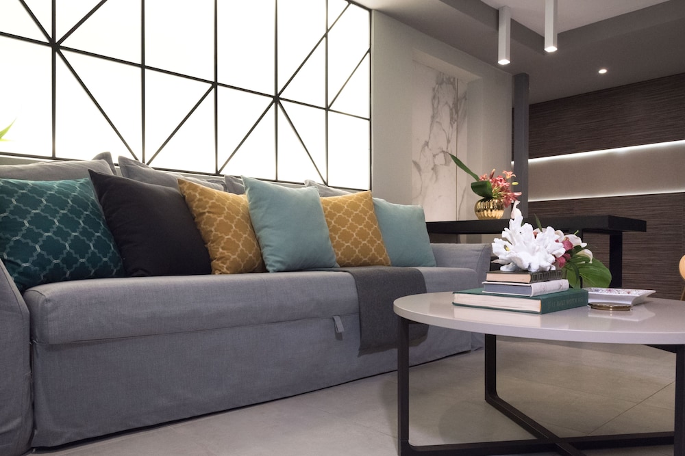 Fortyseven Luxury Suites & Lofts 14