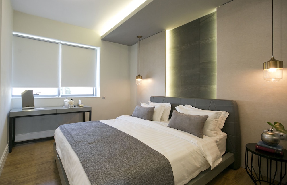 Fortyseven Luxury Suites & Lofts 4