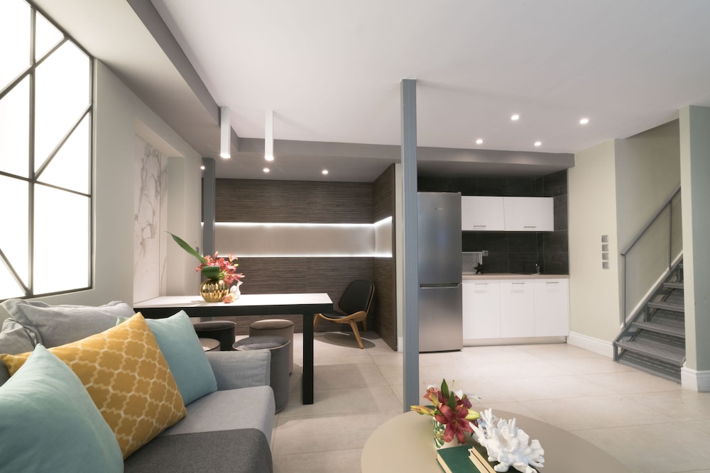 Fortyseven Luxury Suites & Lofts 12