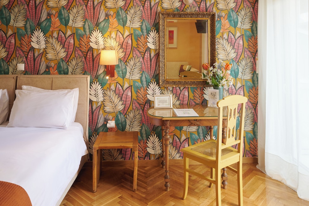 Rastoni Athens Suites 3