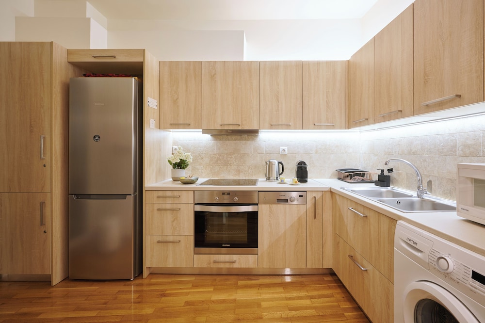 Rastoni Athens Suites 14