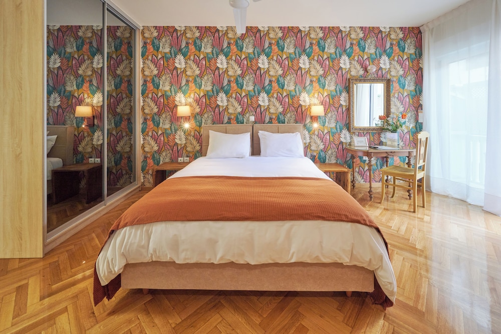 Rastoni Athens Suites 2