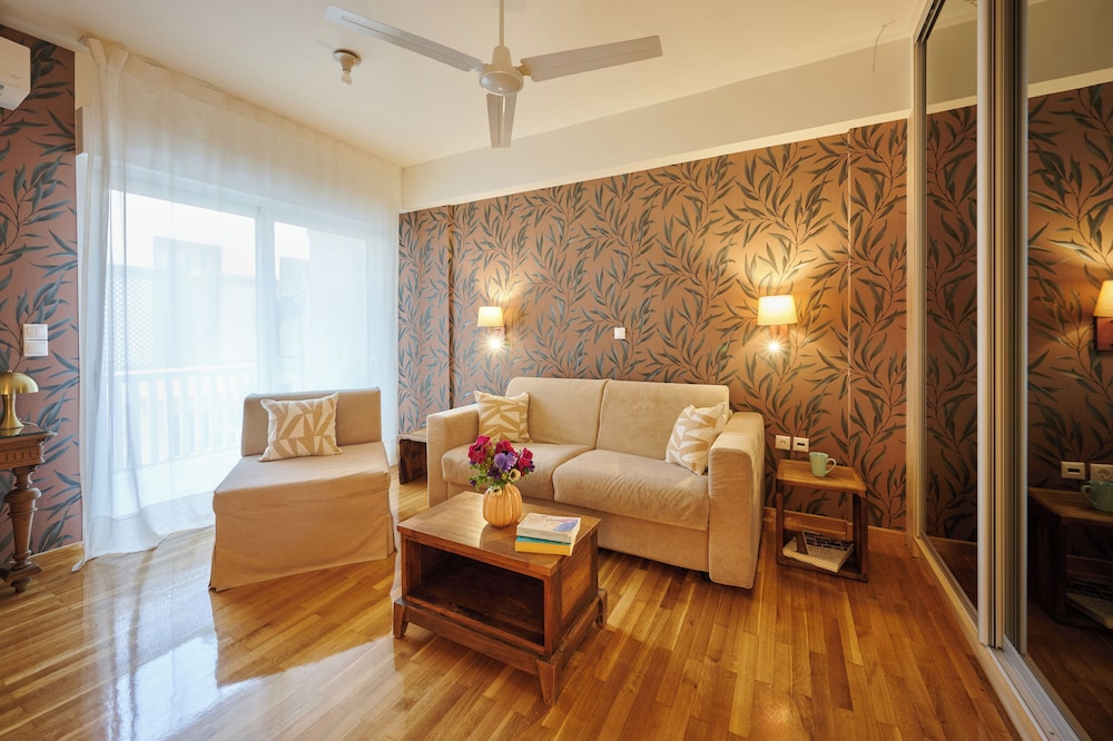 Rastoni Athens Suites 7