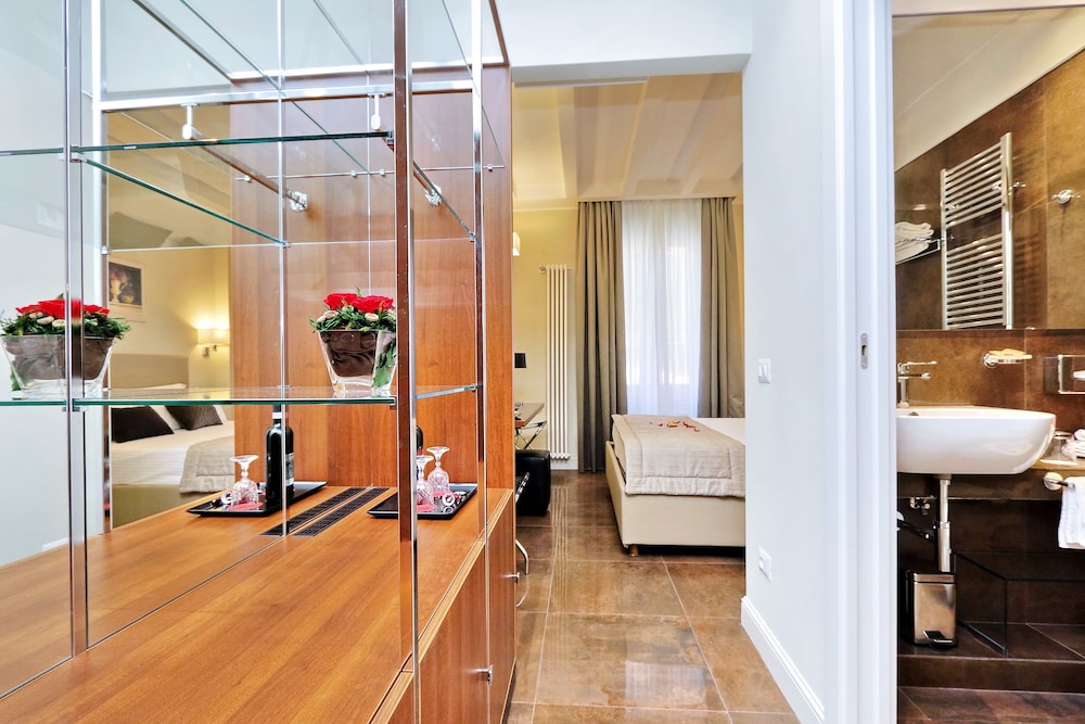 Piazza Venezia Grand Suite 16