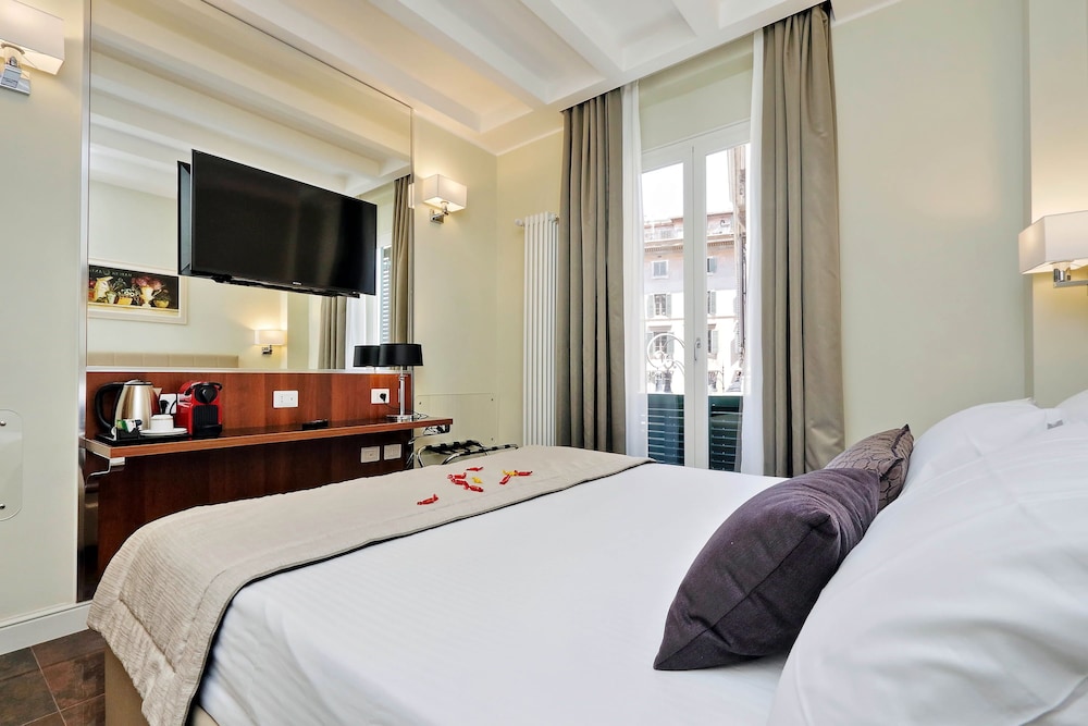 Piazza Venezia Grand Suite 15