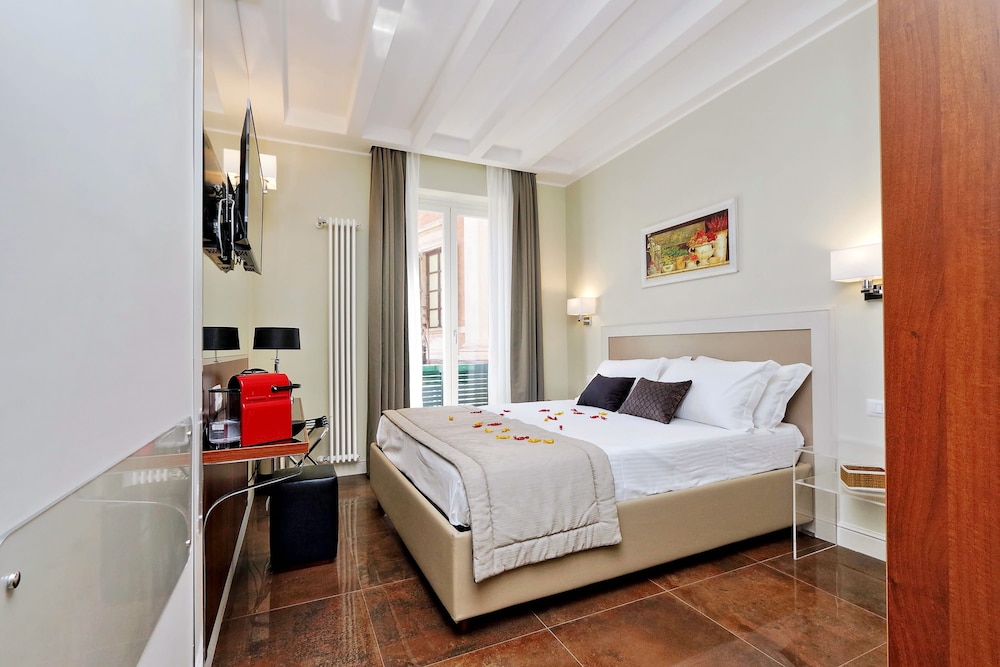Piazza Venezia Grand Suite 6