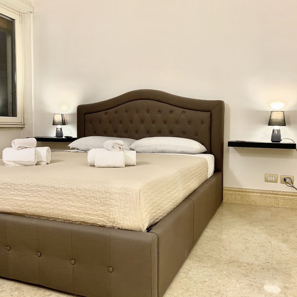Simon's Guest House Roma 8