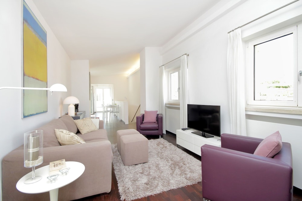 Crispi Luxury Apartments - My Extra Home 10