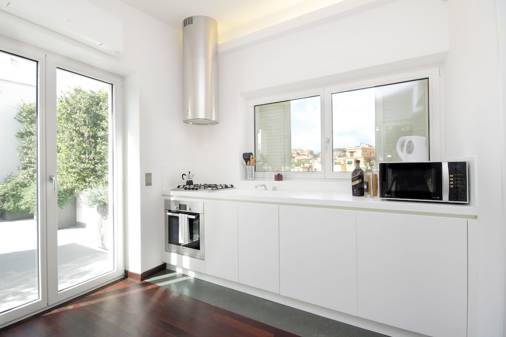 Crispi Luxury Apartments - My Extra Home 8