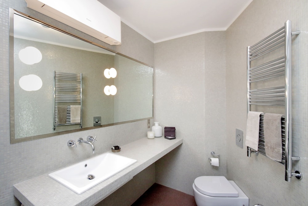 Crispi Luxury Apartments - My Extra Home 14