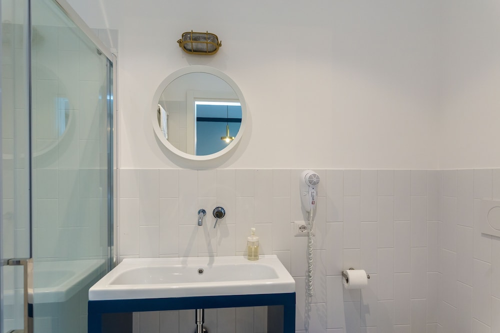 Sorrento Pool & Suites 23
