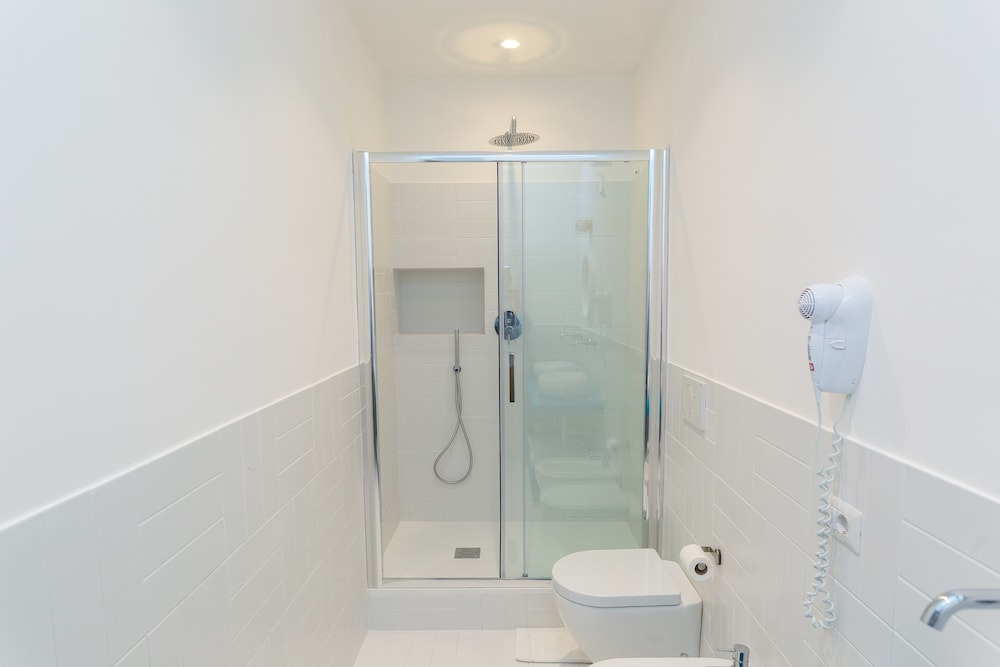 Sorrento Pool & Suites 5