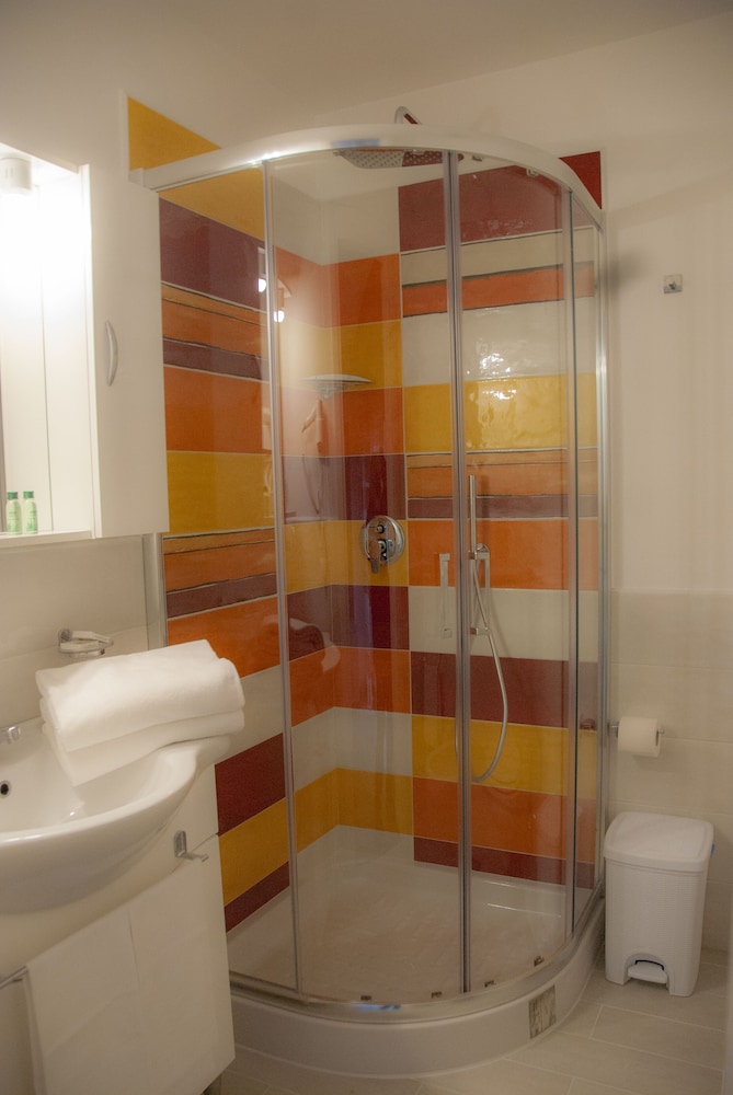 Sorrento Comfort Rooms 18
