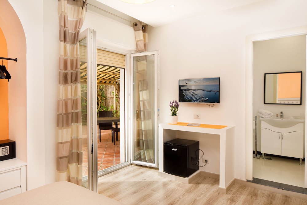 Sorrento Comfort Rooms 14