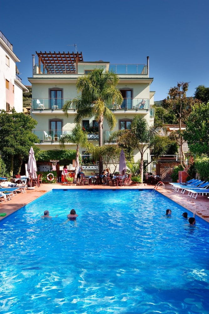 Sorrento Comfort Rooms 23