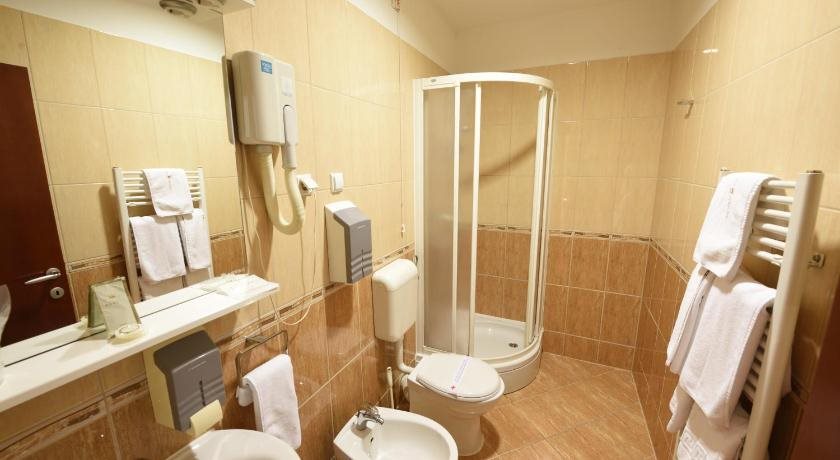 Hotel SAHAT 15