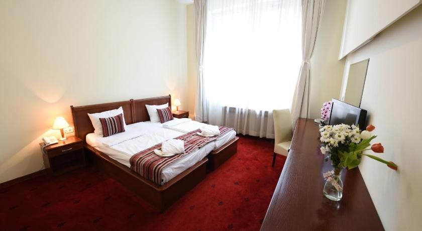 Hotel SAHAT 17