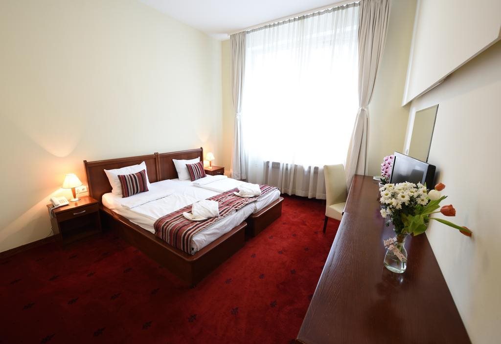 Hotel SAHAT 20