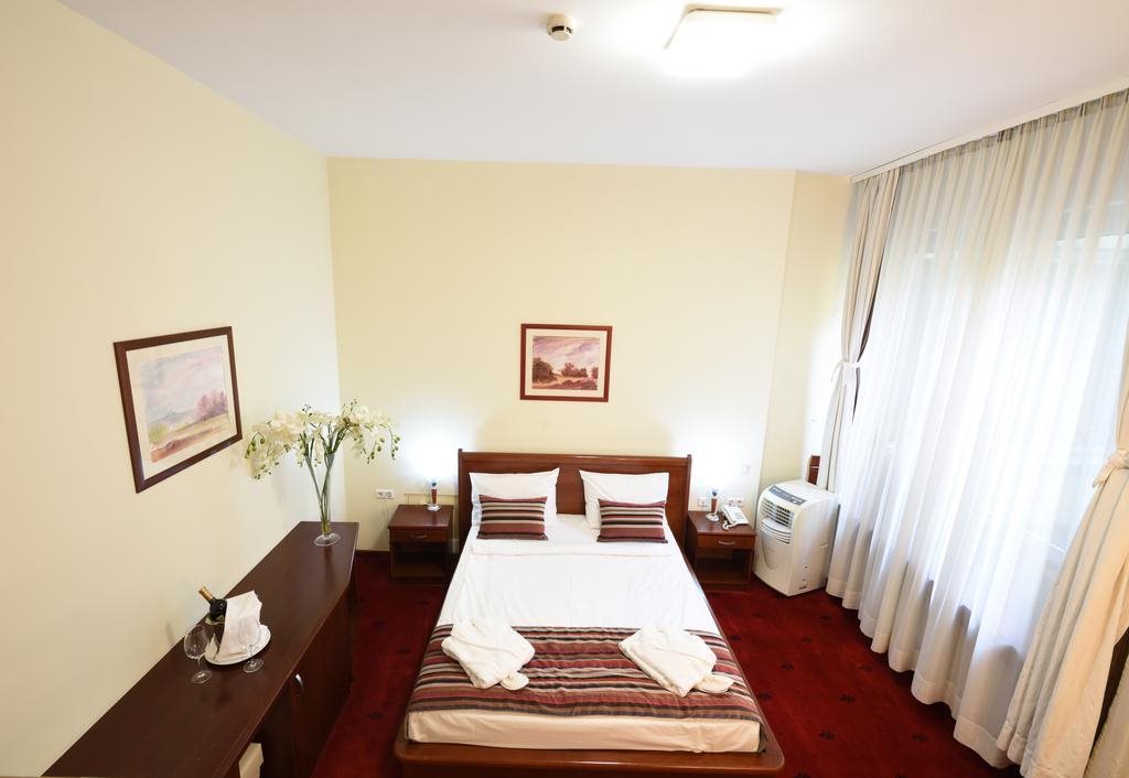 Hotel SAHAT 23