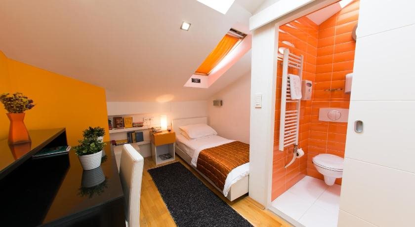 Boutique 36 10