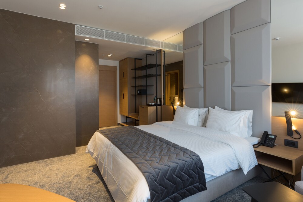 Hotel Mona Plaza 1