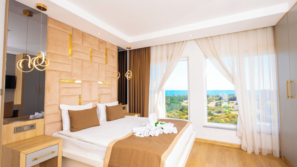 Lara Garden Butik Hotel 11