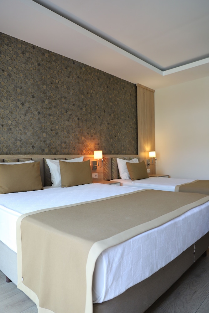 Lara Garden Butik Hotel 10