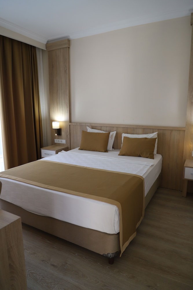 Lara Garden Butik Hotel 7