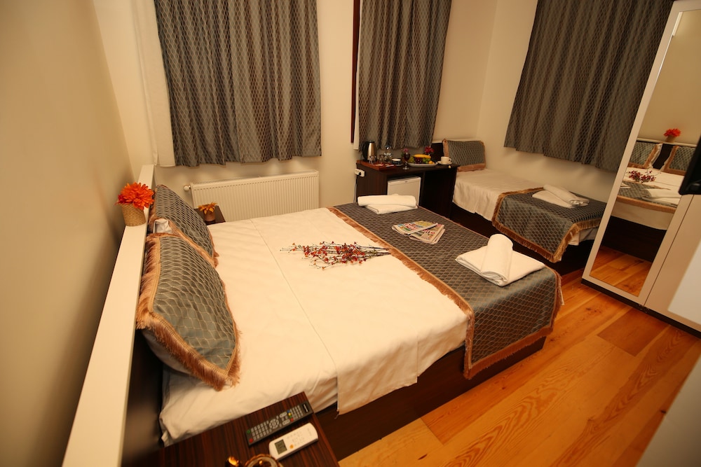 Grand Almira Hotel 12