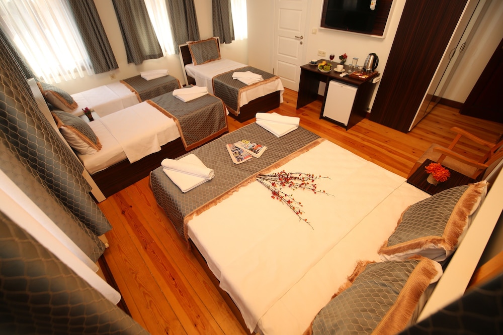 Grand Almira Hotel 6