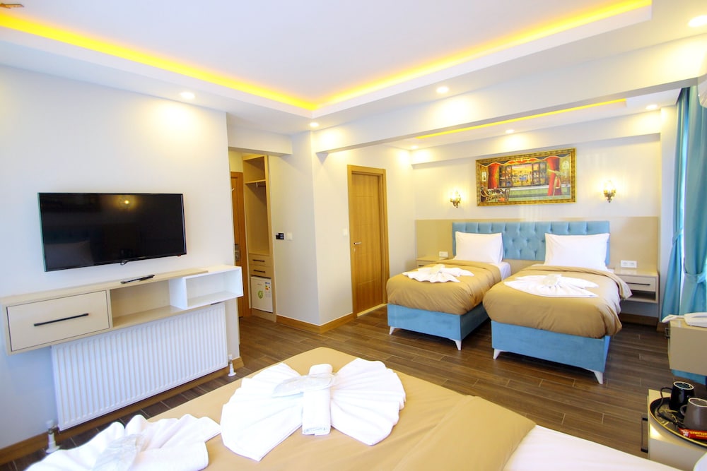 Hira Hotel 24