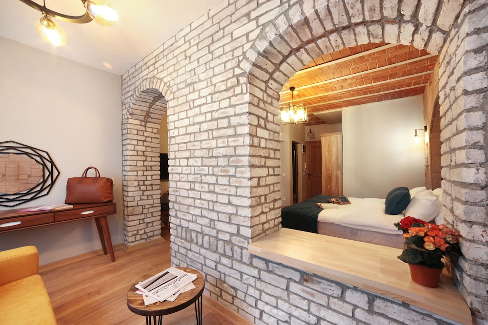 Ardilas Residence 8