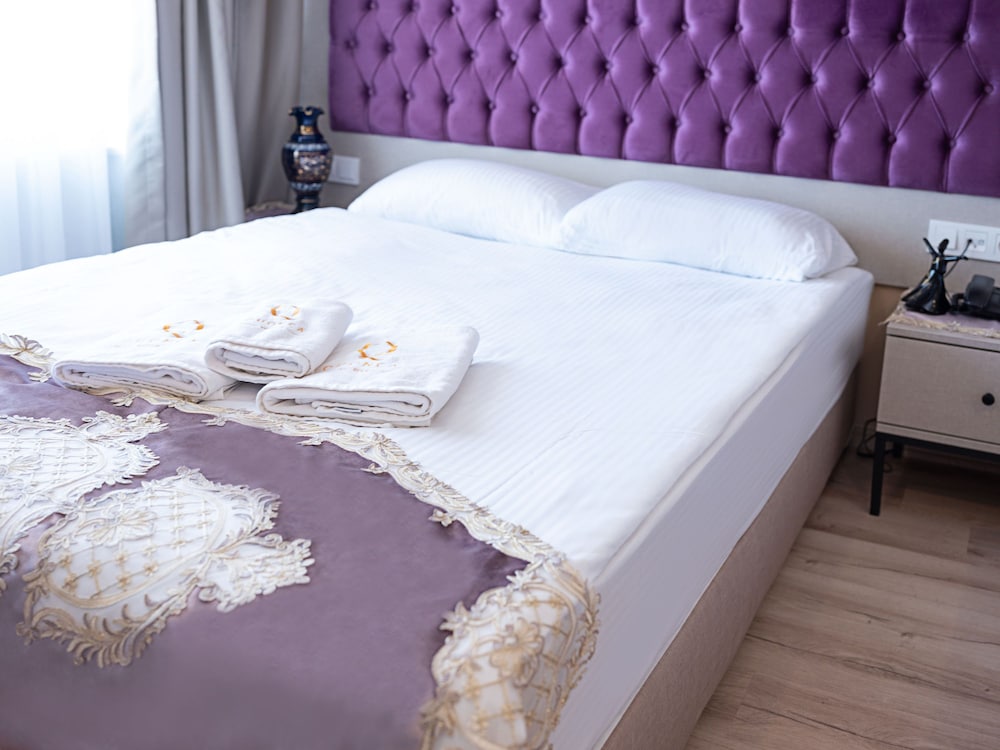 The Lola Hotel 16