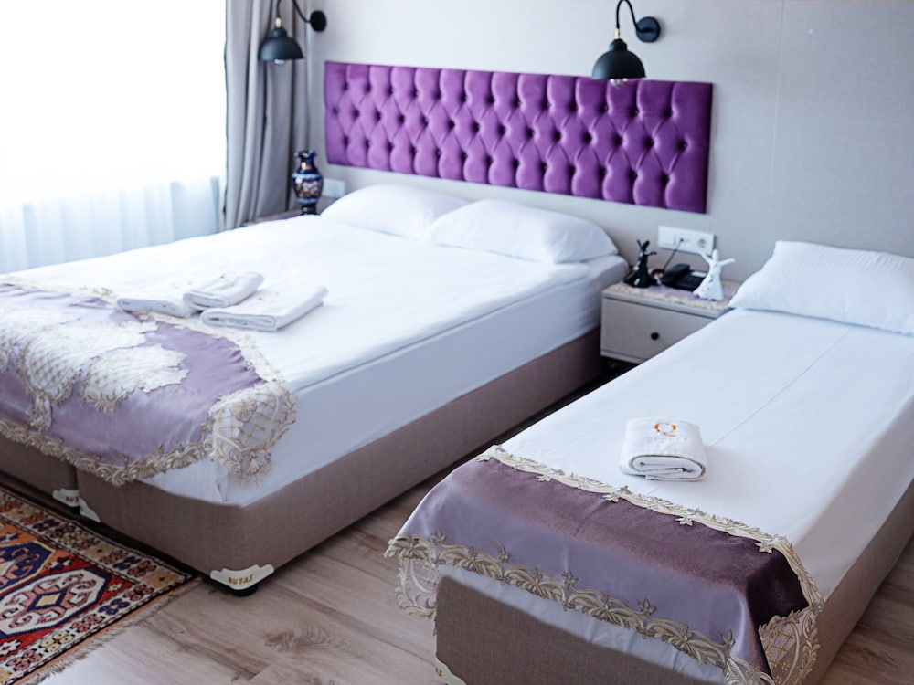The Lola Hotel 18