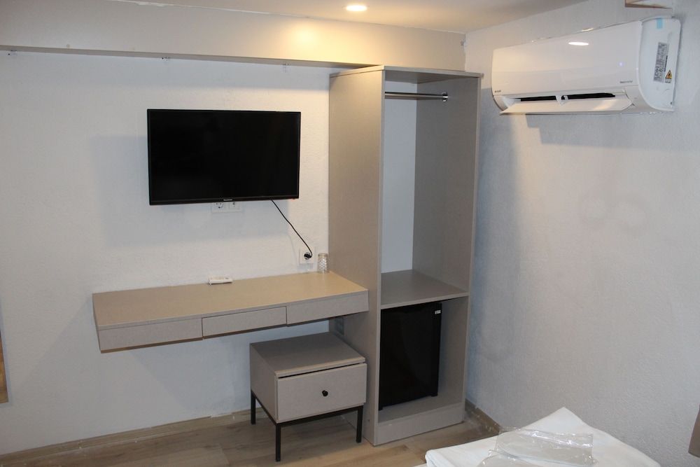 The Lola Hotel 22
